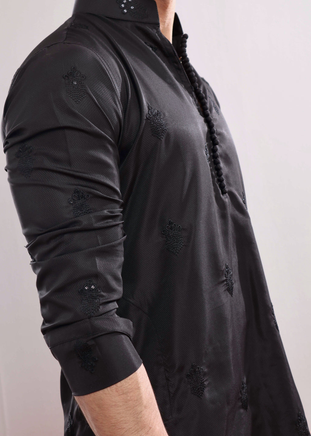 Minimal Black Punjabi (Jamini)